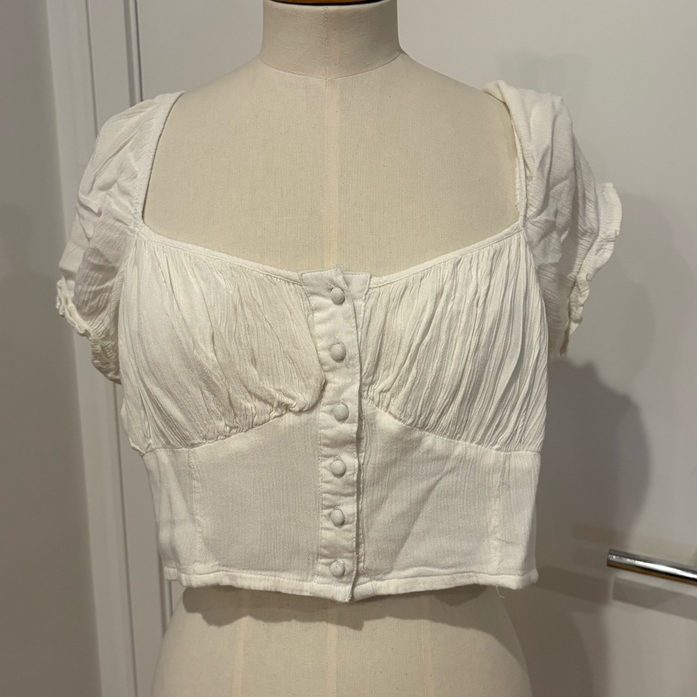 Kendall & Kylie white front button up cropped top